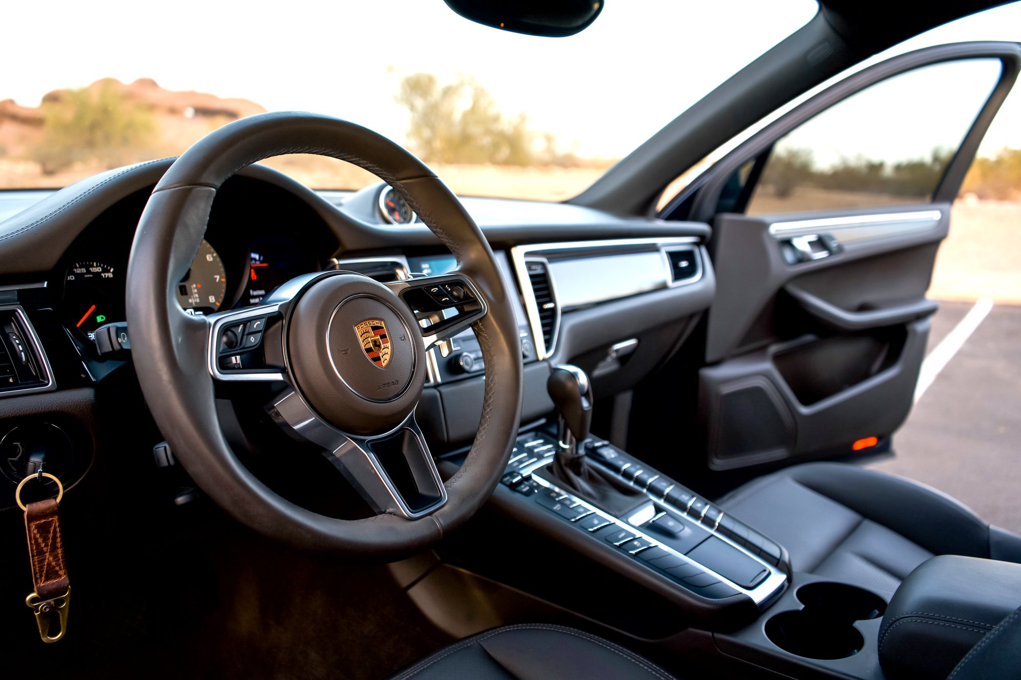 Macan photo 11