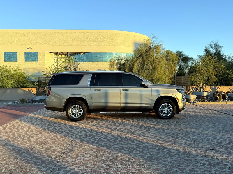 2026 Chevrolet Suburban photo 5