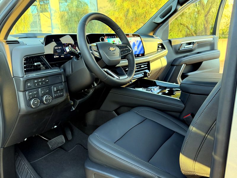 2026 Chevrolet Suburban photo 8