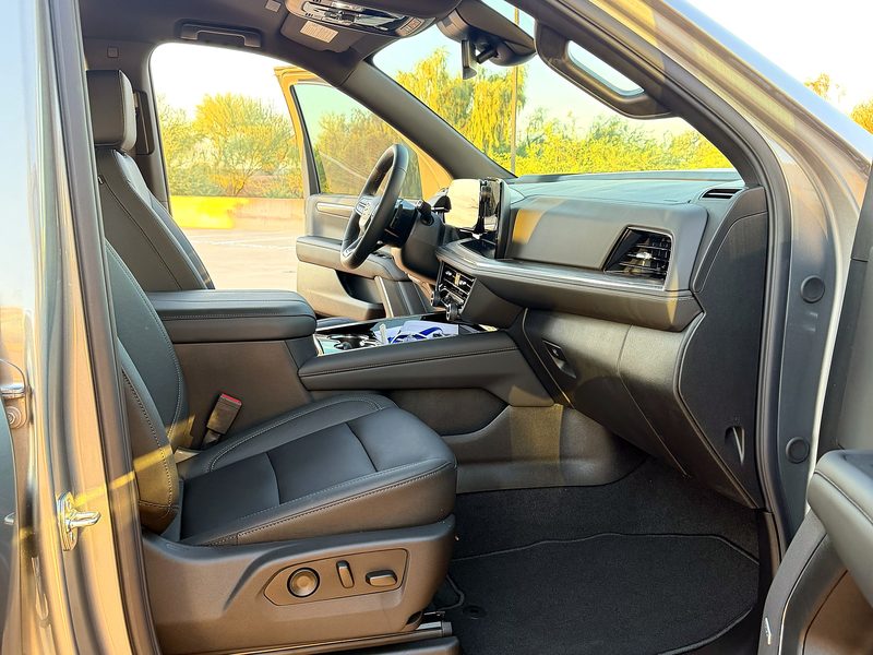 2026 Chevrolet Suburban photo 11